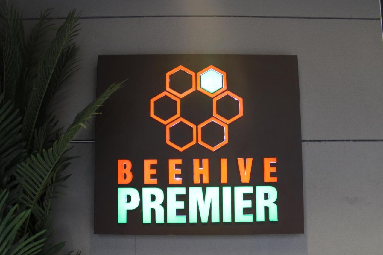 ホテル Beehive Premier マレ エクステリア 写真